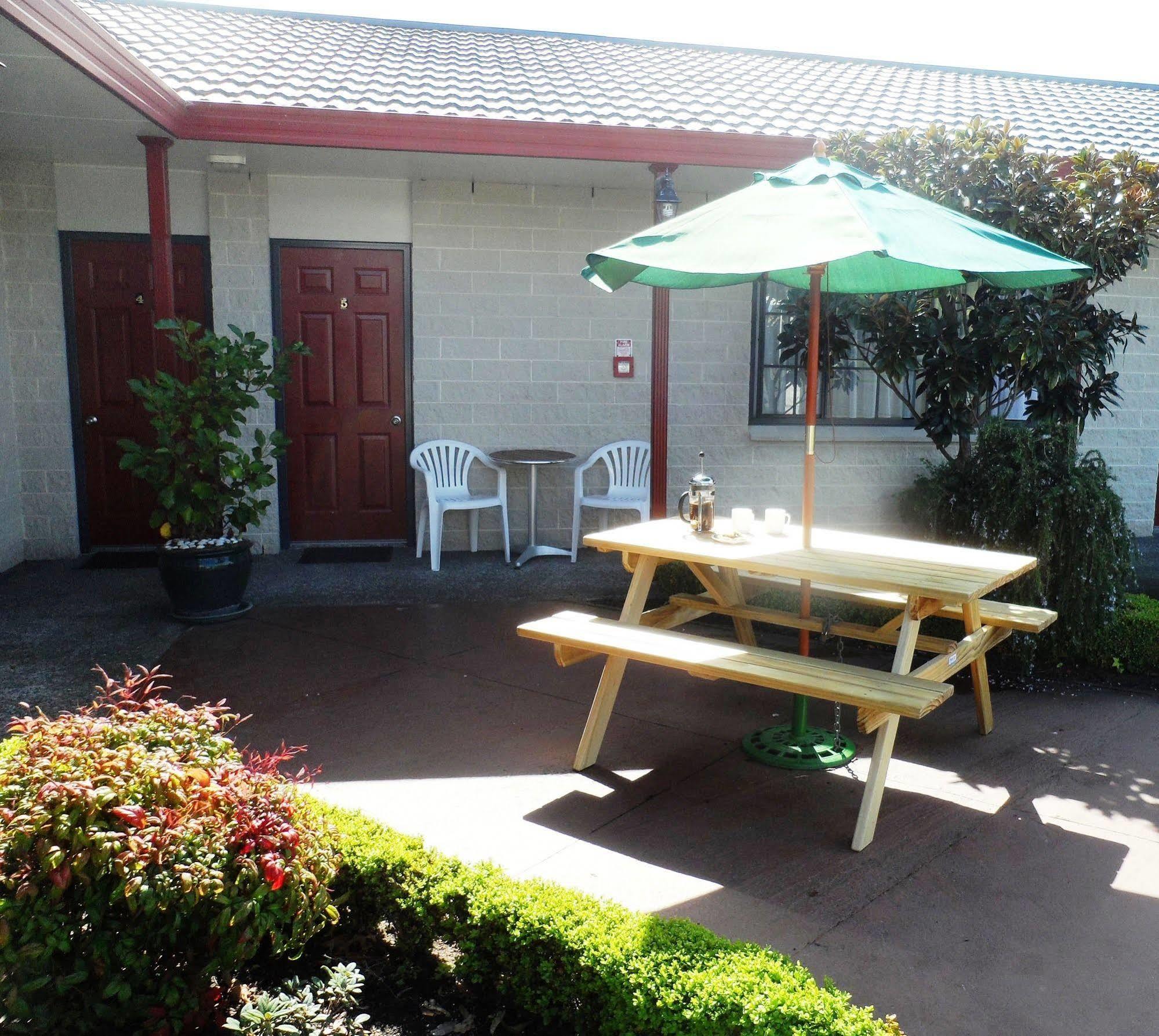 Bk'S Magnolia Motor Lodge Whanganui Exterior foto